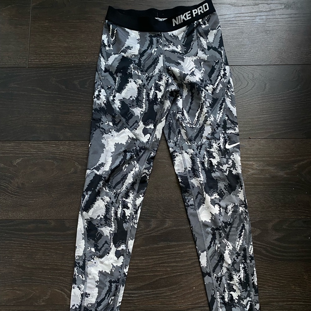 NIKE PRO Hyperwarm Leggings